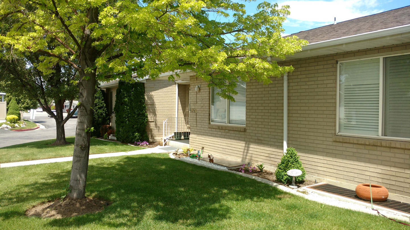 Cornerstone Condominium toward Redwood Road entrance